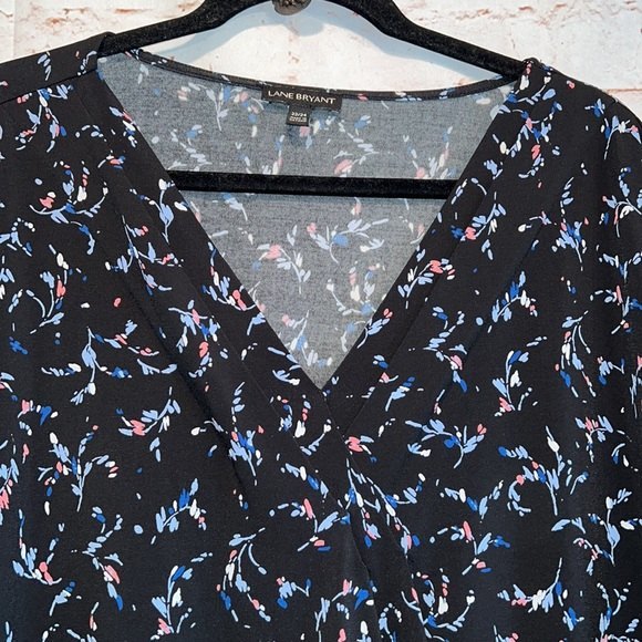 Lane Bryant short sleeve blouse pullover black floral 22/24 v neckline plus - Picture 3 of 9